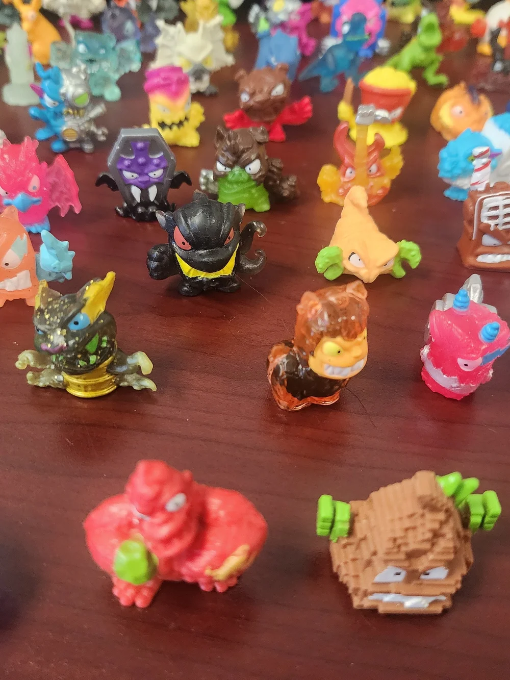 Mr BEAST LAB SWARMS Figures  Multi-Color Toy Figures